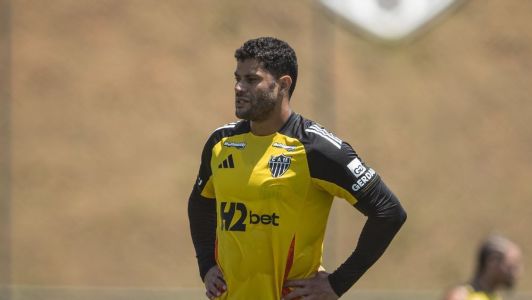 Hulk, atacante do Atlético, durante treinamento da equipe antes de jogo contra o Sport