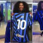 Gigante europeu presenteia cantora Iza com camisa personalizada, e web reage
