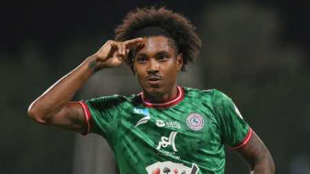 Corinthians encaminha contratação do atacante Vitinho, ex-Flamengo