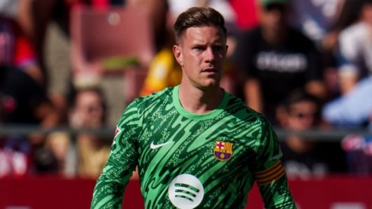 Barcelona pune Ter Stegen após polêmica e retira braçadeira de capitão do goleiro