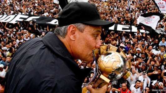 Tite foi campeão Mundial com o Corinthians em 2012