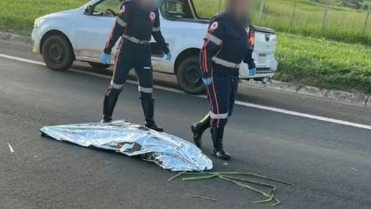 Mulher de 29 anos, atropelada em um acidente e dada como morta pelo SAMU, é reanimada por equipes de socorro da concessionária da via