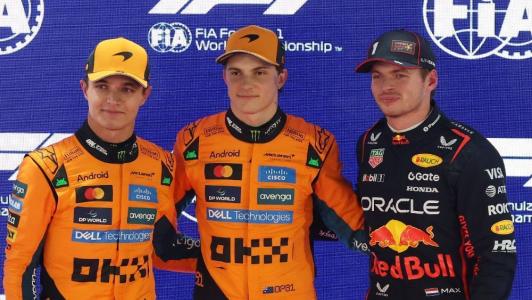 Lando Norris (à esq.), Oscar Piastri (ao centro) e Max Verstappen (à dir.)