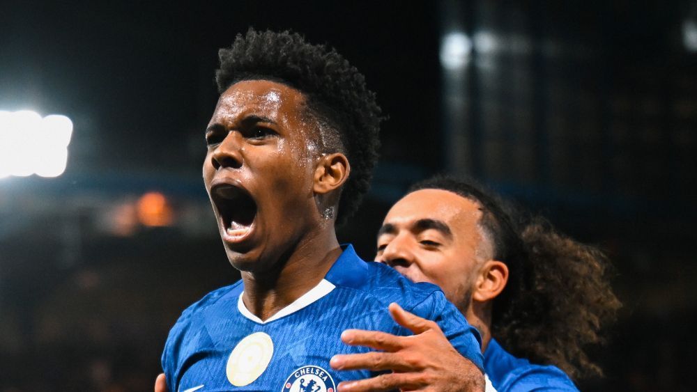 Estêvão decide no fim, e Chelsea vence Liverpool pela Premier League