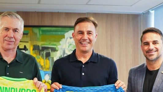 Carlo Ancelotti (à esq.), Fabio Cannavaro (centro) e Rodrigo Caetano (à dir.)