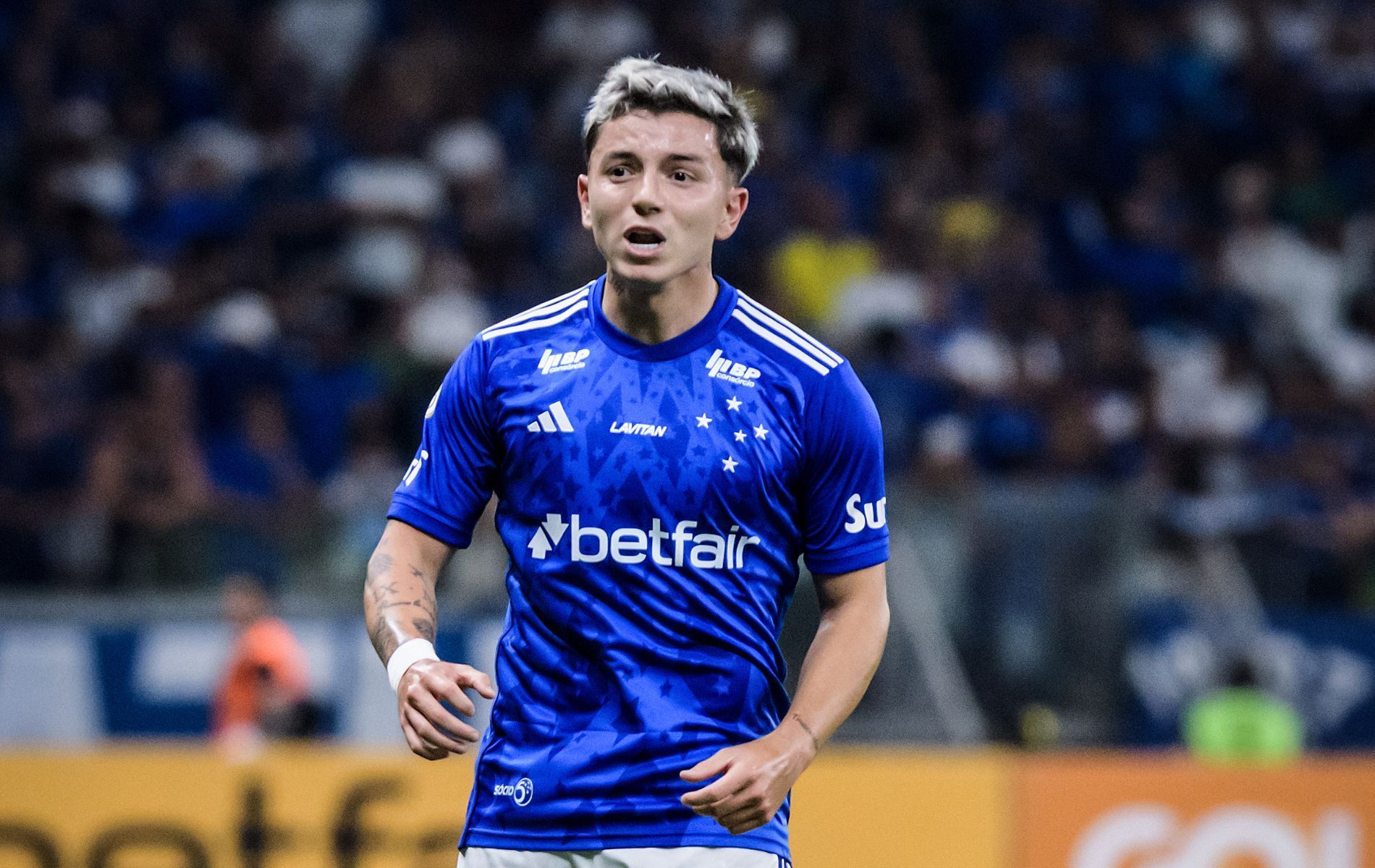 Barreal negocia com clube de ex-técnico do Cruzeiro, crava jornalista