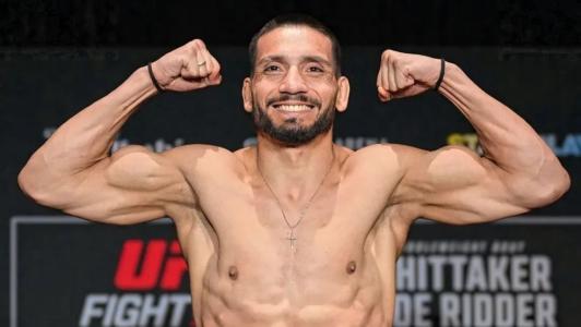 Carlos Leal está pronto para desafiar Salikhov neste sábado