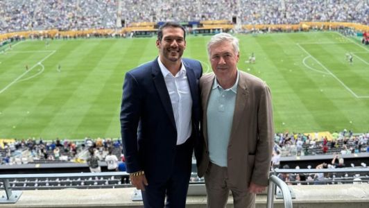 Samir Xaud ao lado de Carlo Ancelotti, na final do Mundial de Clubes da Fifa