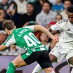 TV flagra Vini Jr. reclamando de companheiro do Real Madrid durante jogo