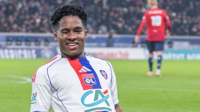 Endrick celebra gol pelo Lyon sobre o Lille, na Copa da França