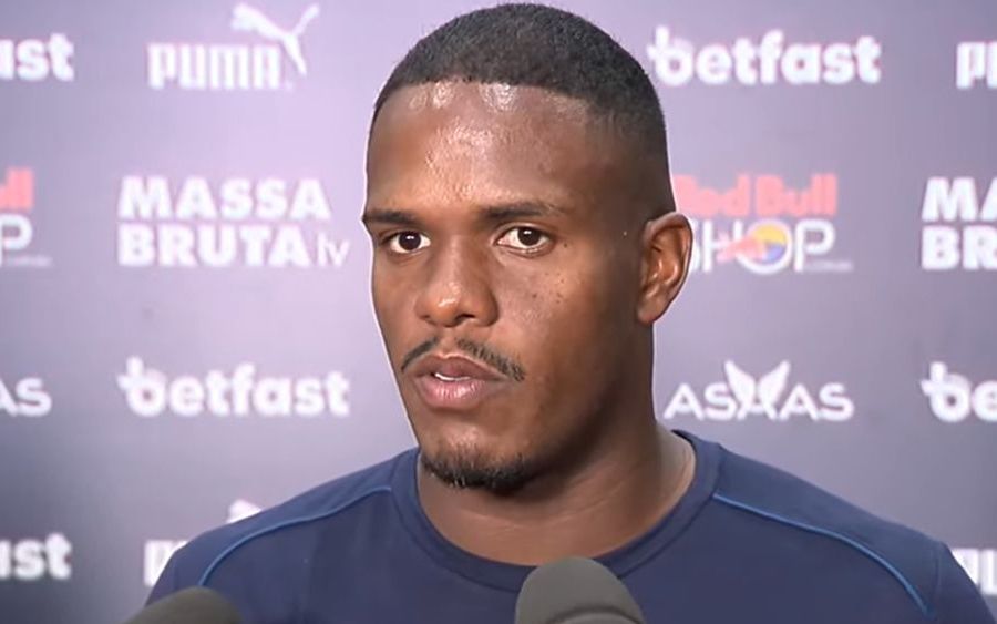 Zagueiro do RB Bragantino é suspenso por fala machista contra árbitra