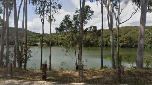 Mulher foi encontrada gravemente ferida dentro de lagoa em Santa Luzia na manhã do último sábado (17)