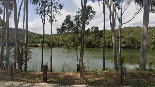 Mulher foi encontrada gravemente ferida dentro de lagoa em Santa Luzia na manhã do último sábado (17)