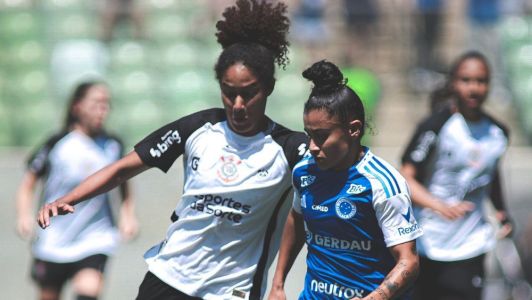 Jogadoras de Corinthians e Cruzeiro em duelo de ida da final do Brasileiro Feminino