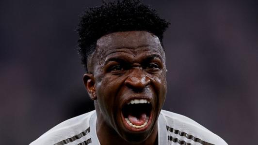Vini Jr., do Real Madrid, celebra gol sobre o Barcelona