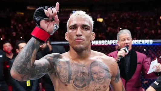 Charles do Bronxs, em ação pelo UFC