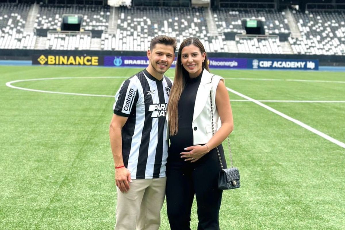 Suspenso por indisciplina no Botafogo, Romero se casou recentemente e será pai
