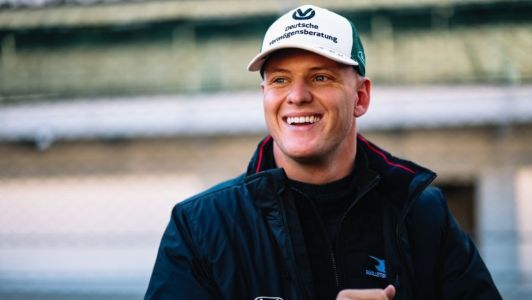 Mick Schumacher, filho de Michael Schumacher, antes de testar carro da Fórmula Indy