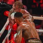 Anthony Joshua confirma favoritismo e vence luta contra Jake Paul