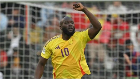 Romelu Lukaku, de pênalti, marcou um dos gols da Bélgica na partida