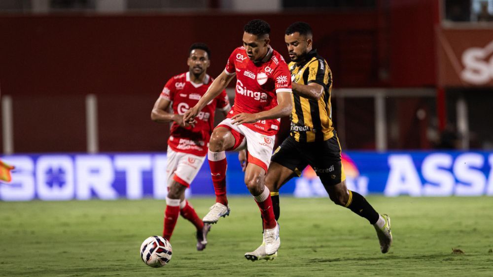 Com gol no fim, Vila Nova bate Amazonas e quebra jejum na Série B