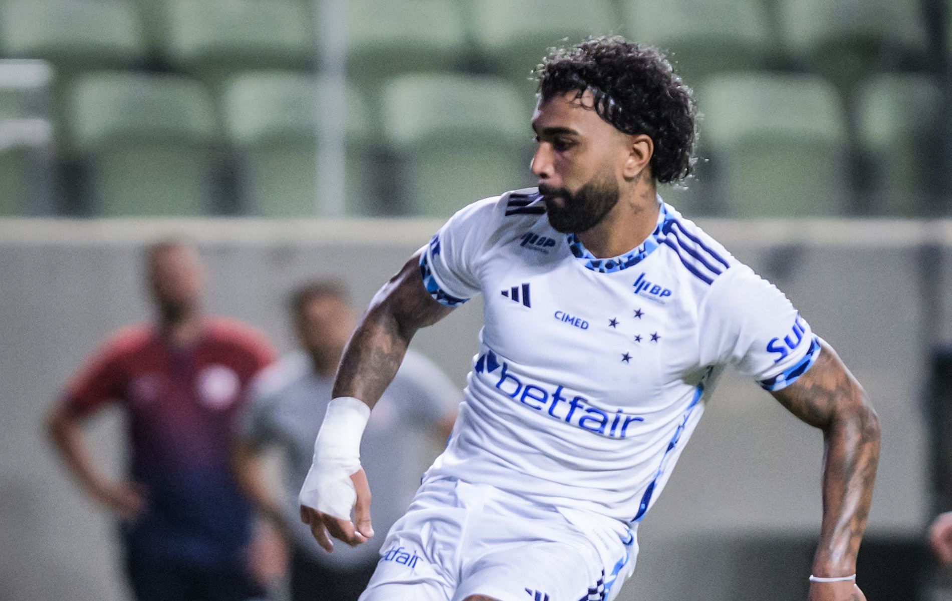 Em goleada do Cruzeiro, Gabigol chega ao sexto hat-trick da carreira; relembre