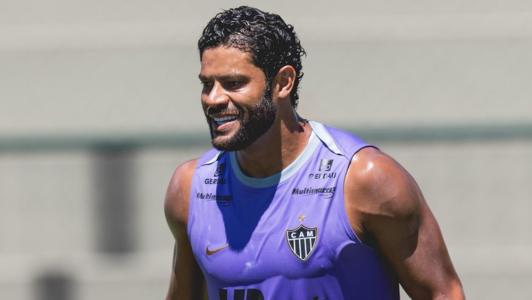 Hulk durante treinamento do Atlético na Cidade do Galo