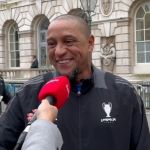 “Para Vini Jr confirmar a bola de ouro, precisa ser campeão', avalia Roberto Carlos