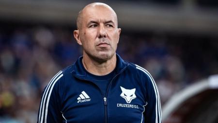 Leonardo Jardim em jogo do Cruzeiro