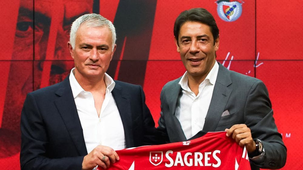 Benfica anuncia contratação de José Mourinho, que retorna ao clube após 25 anos