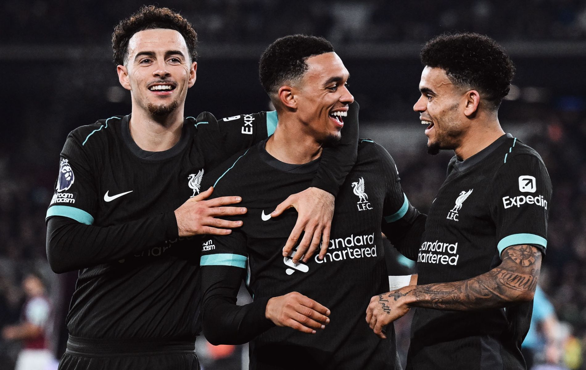 Liverpool detona West Ham e se isola ainda mais na ponta da Premier League