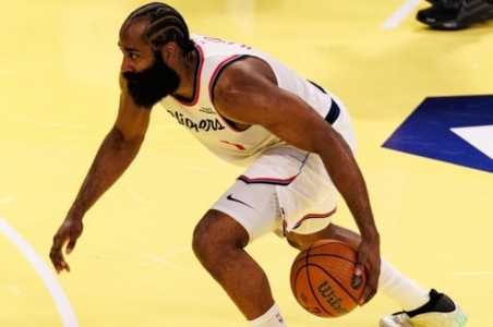 James Harden em partida pelo Clippers