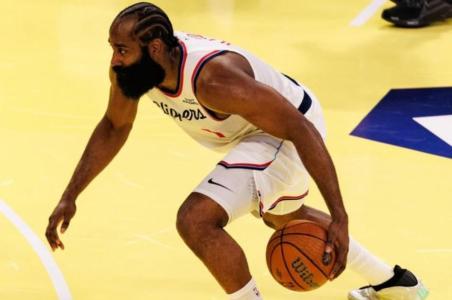 James Harden em partida pelo Clippers