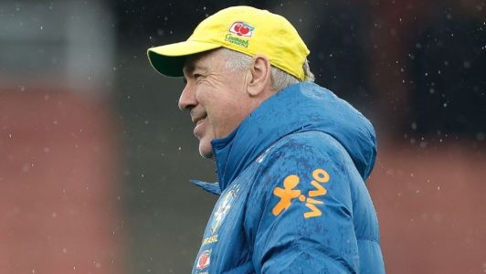 Carlo Ancelotti, técnico da Seleção Brasileira, durante treinamento da equipe em Londres