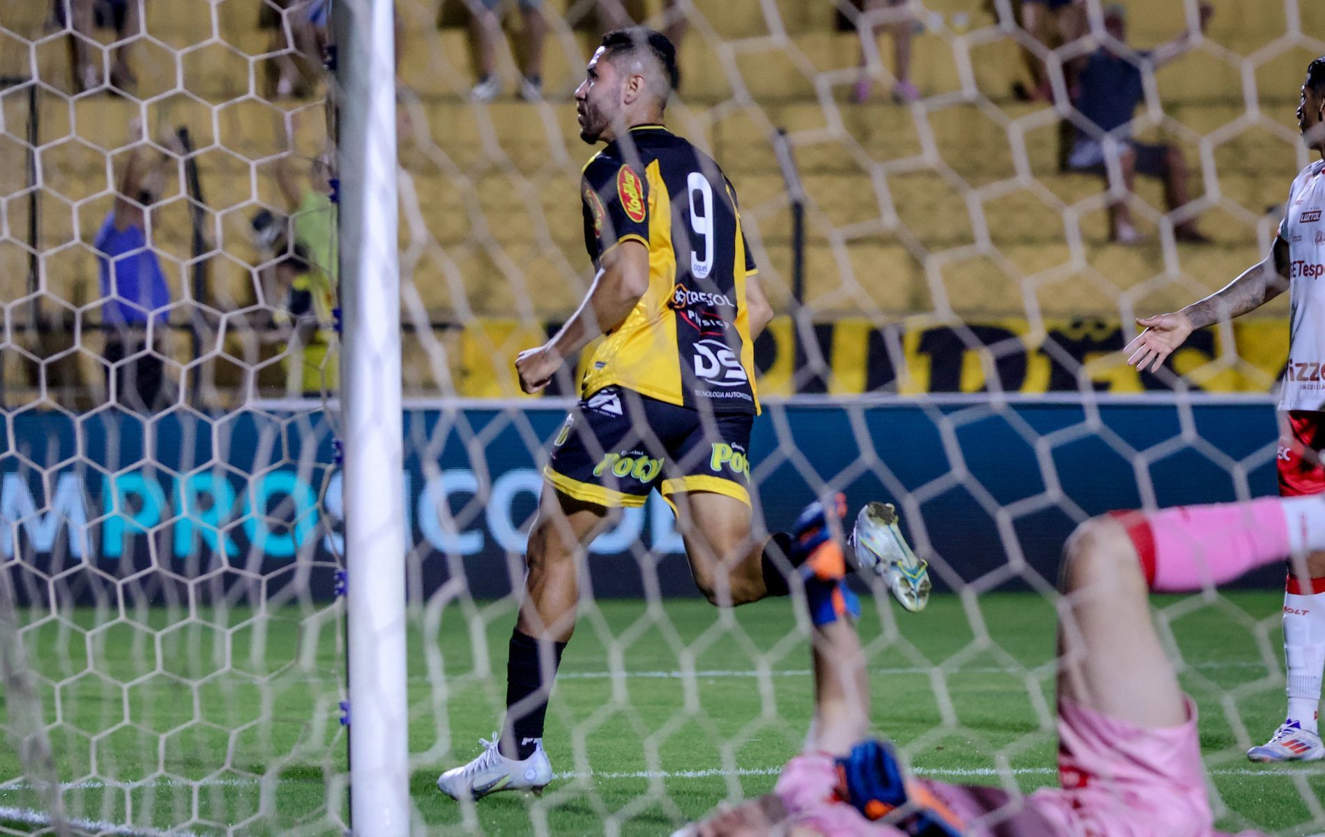 Novorizontino vence Vila Nova, ultrapassa Santos e retoma a liderança da Série B