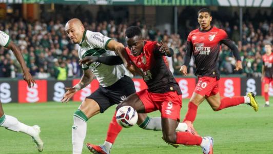 Coritiba e Athletico-PR se enfrentaram neste domingo (19), no Couto Pereira