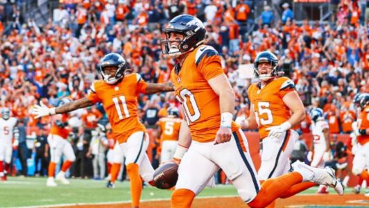Bo Nix celebra touchdown em vitória do Denver Broncos sobre o New York Giants neste domingo (19)