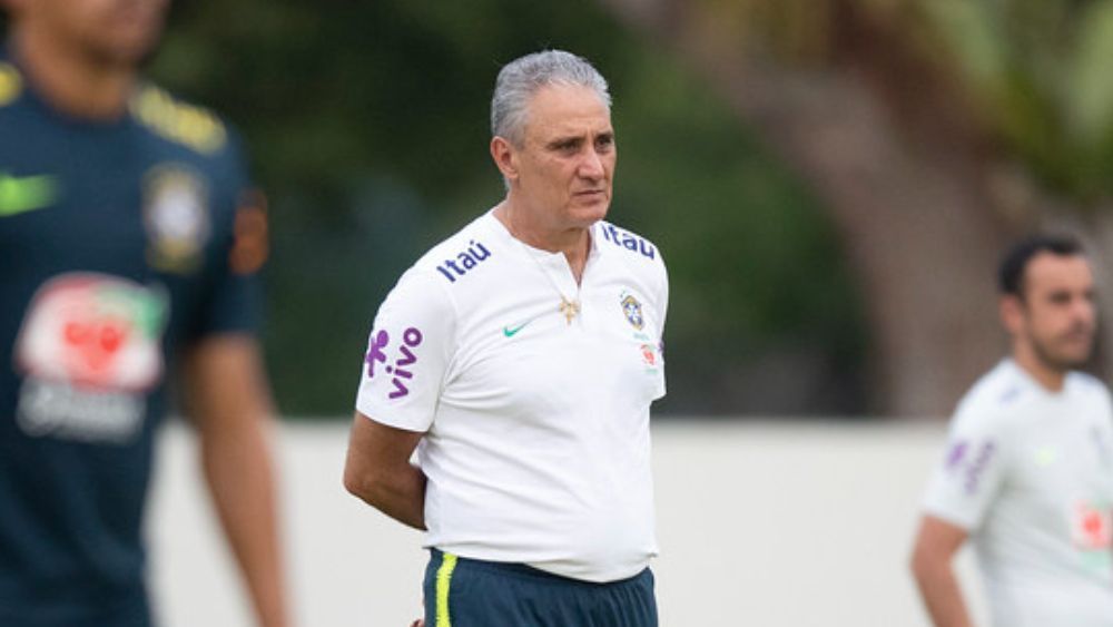 Tite desembarca em Belo Horizonte para reunião com diretoria do Cruzeiro