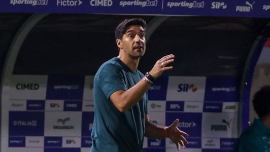 Abel Ferreira, treinador do Palmeiras, durante clássico contra o Santos