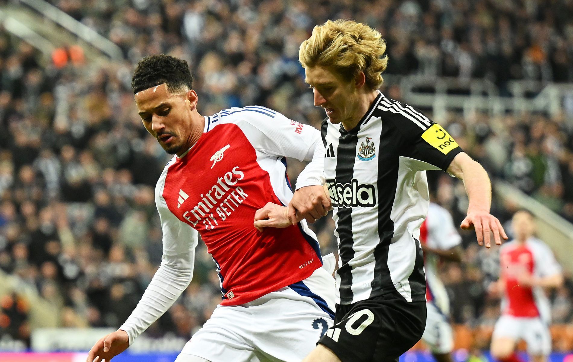 Newcastle volta a derrotar Arsenal e se garante na final da Copa da Liga Inglesa