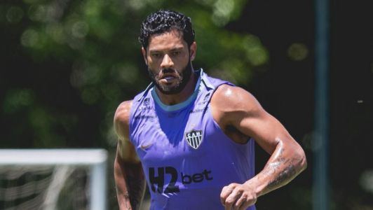 Hulk em ação durante treinamento do Atlético na Cidade do Galo