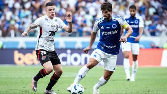 Cruzeiro e Vitória se enfrentaram neste sábado (1) pelo Brasileirão
