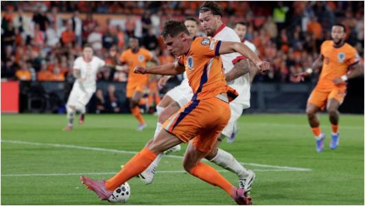 Lance do empate por 1 a 1 entre Holanda e Polônia