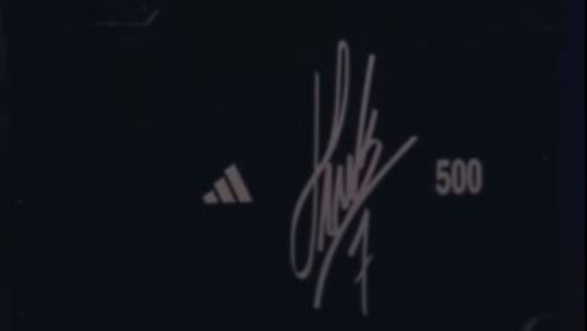 Hulk ganha presentes exclusivos pelo gol 500 na carreira