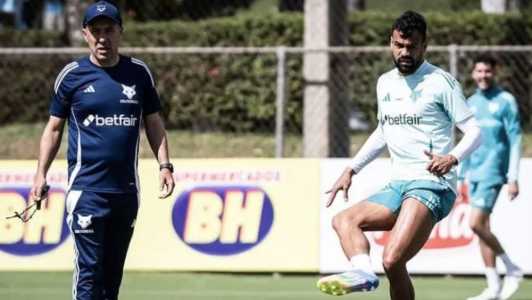 Fabrício Bruno e Leonardo Jardim em treino do Cruzeiro