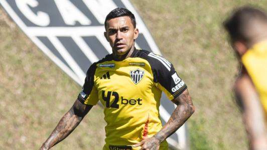 Dudu durante treino pelo Atlético na Cidade do Galo em 2025