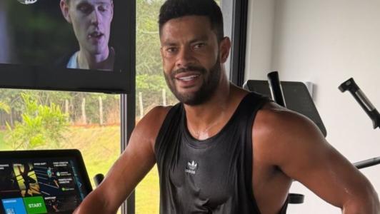 Hulk publica foto após treino, visando reapresentação no Atlético