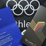 Celular exclusivo da Olimpíada de Paris é vendido por atletas na internet