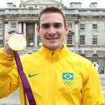 Campeão olímpico na ginástica anuncia aposentadoria e revela futuro no esporte
