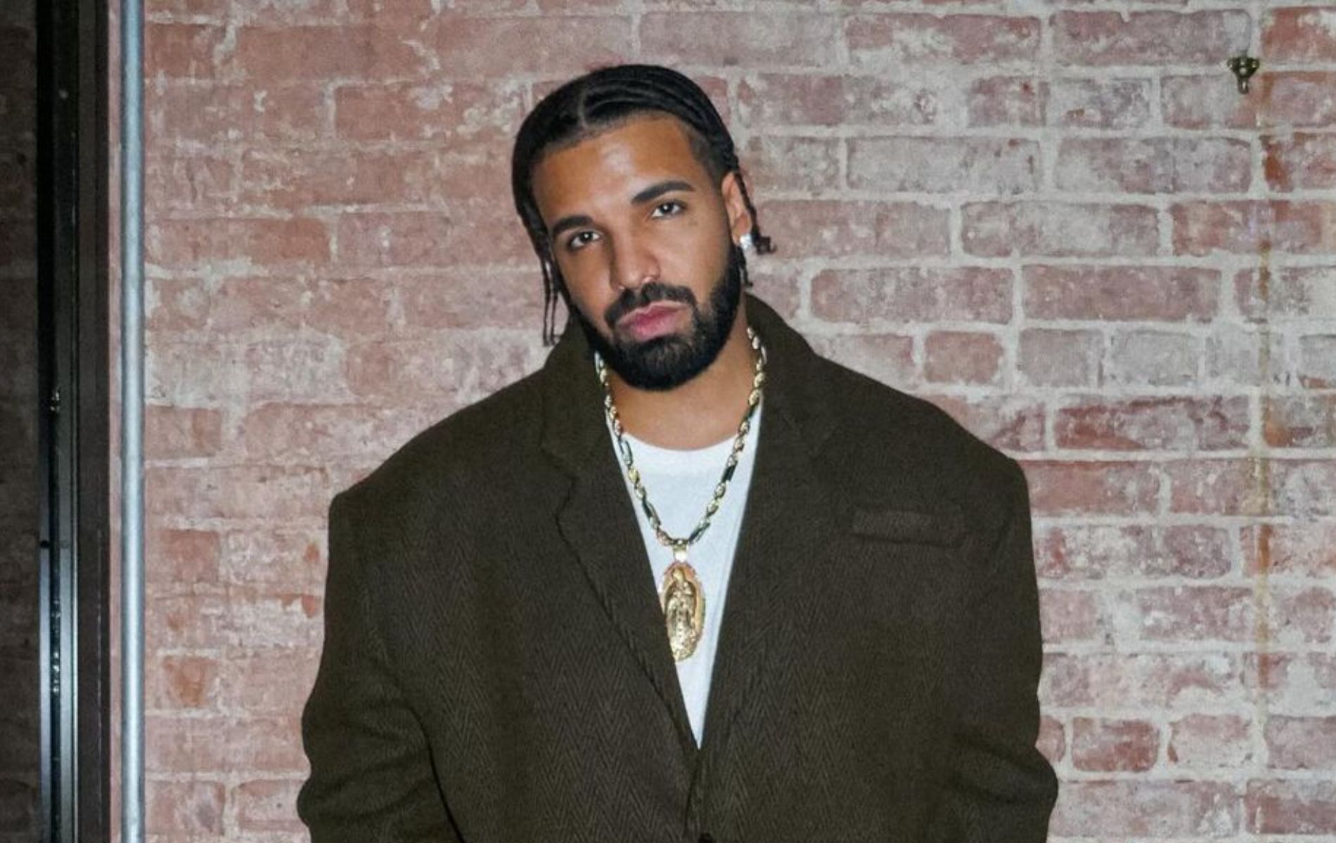 Maldição do Drake? Rapper perde milhões após aposta no UFC